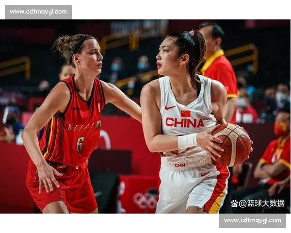 水星女篮挑战西雅图风暴全力争夺季后赛席位展开激烈对决