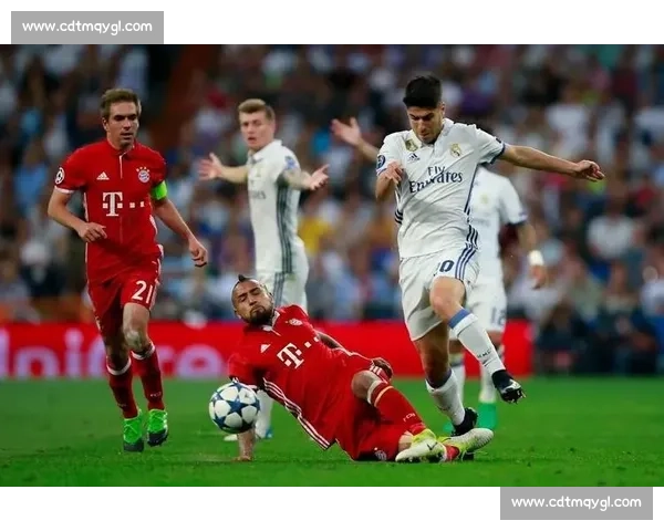 皇马与拜仁历史对决战绩回顾 双方精彩交锋与关键时刻分析